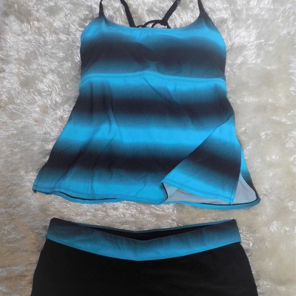 Strappy Back Two piece Swimsuit - Picture 6 of 7